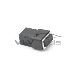 Volvo gyári alkatrészek, Volvo 307755252 USB csatlakozó aljzat.