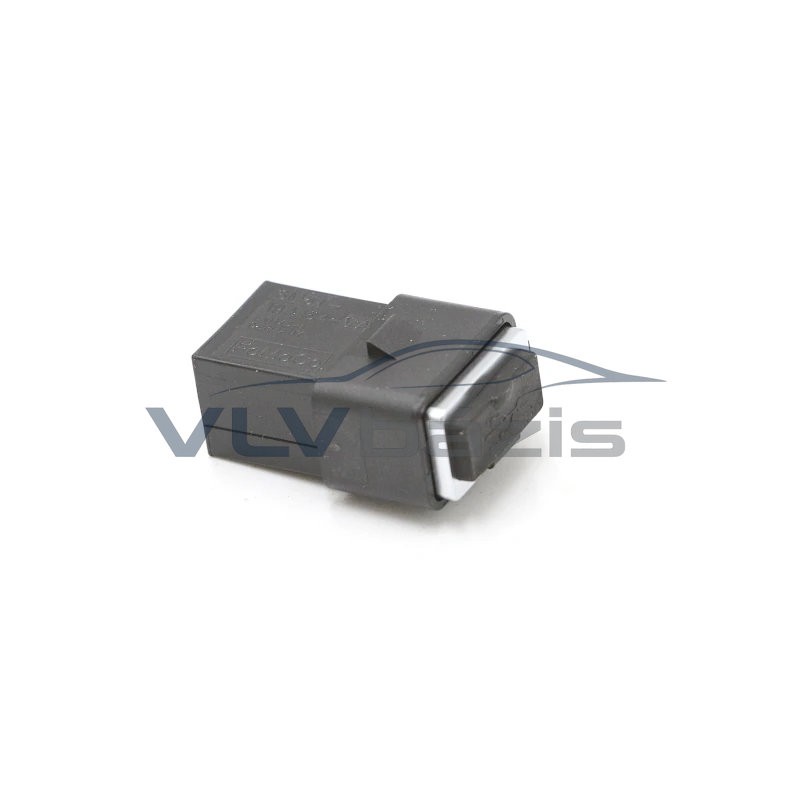 Volvo gyári alkatrészek, Volvo 307755252 USB csatlakozó aljzat.
